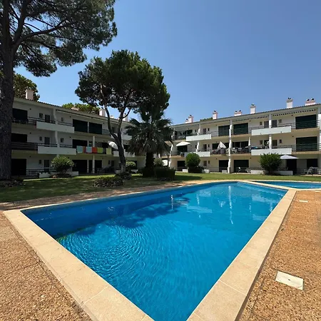 Golf 3 With Pool By Homing Apartment